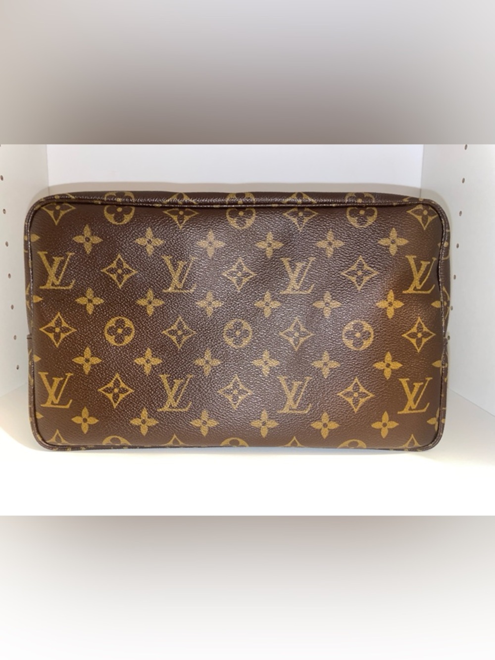LOUIS VUITTON Monogram Canvas Trousse Toilette 28